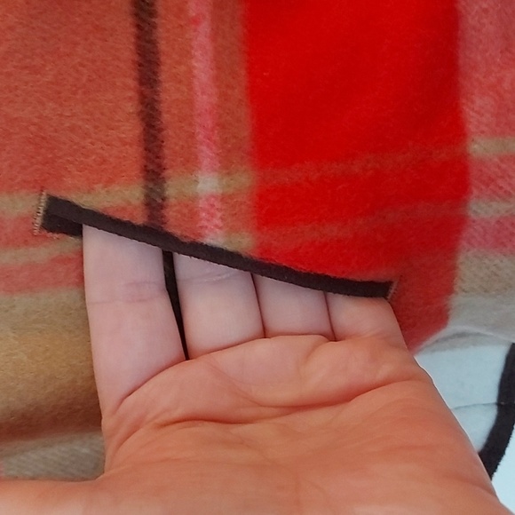 NWOT Janie and Jack Riding Lesson Plaid Pumpkin, Beige and Black Poncho Size 5 - Picture 3 of 6